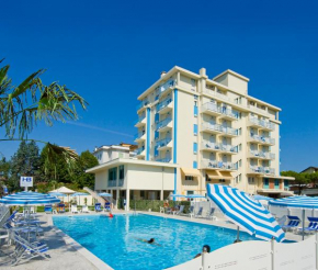 Отель Hotel Bolivar  Лидо-Ди-Езоло